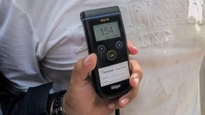 El hombre causó un accidente por conducir en estado de ebriedad. Foto EDH / Cortesía PNC.