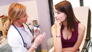 La vagina es un órgano complejo, sensible y, en muchos sentidos, autosuficiente. Sin embargo, existen hábitos cotidianos que, aunque parecen inofensivos o incluso saludables, pueden alterar su flora natural.