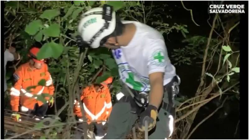 La víctima murió tras perder el equilibrio. Foto / Cortesía Cruz Verde