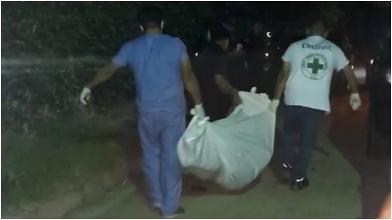 El cadáver fue retirado por personal de Medicina Legal. Foto / Cortesía Cruz Verde