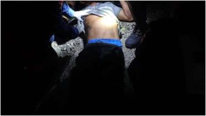 La víctima fue golpeada en cara y brazos. Foto / Cruz Roja