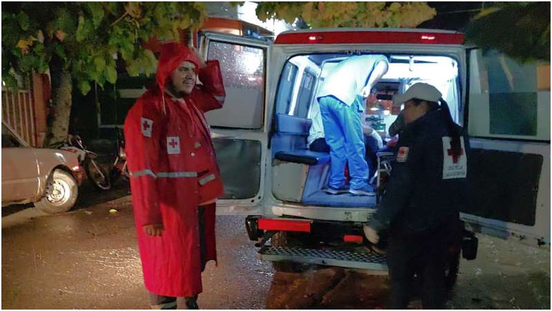 El paciente fue llevado a un hospital en una ambulancia de los socorristas. Foto / Cruz Roja