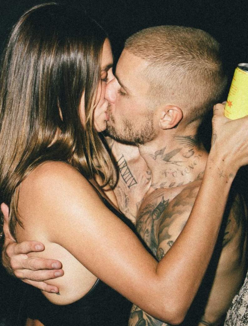 Sin duda Hailey Bieber es la más feliz de que su esposo publique fotos junto a ella.