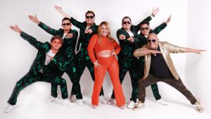 La Máquina cuenta ahora en su delantera con Teffy España, cantante con amplia trayectoria e hija del popular Will España, fundador de la agrupación.