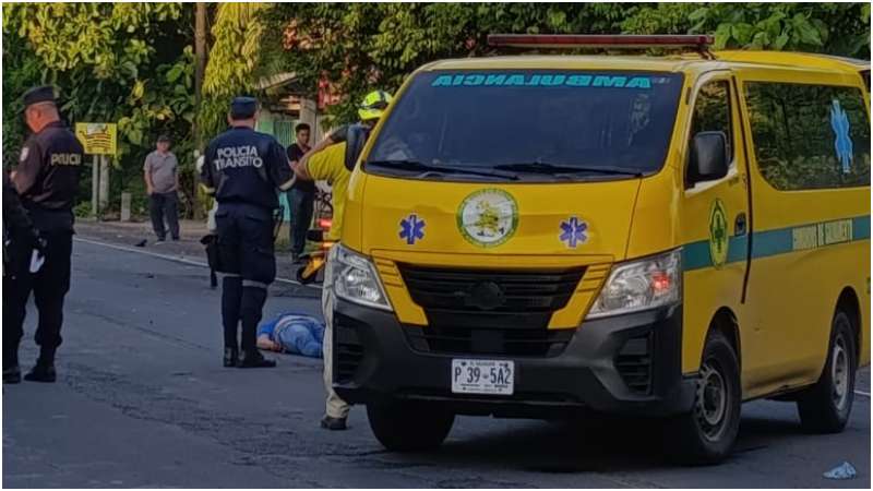 Socorristas confirmaron la muerte del hombre de 39 años. Foto / Cortesía Comandos