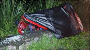 Así quedó la mototaxi tras el accidente. Foto / Cortesía Comandos