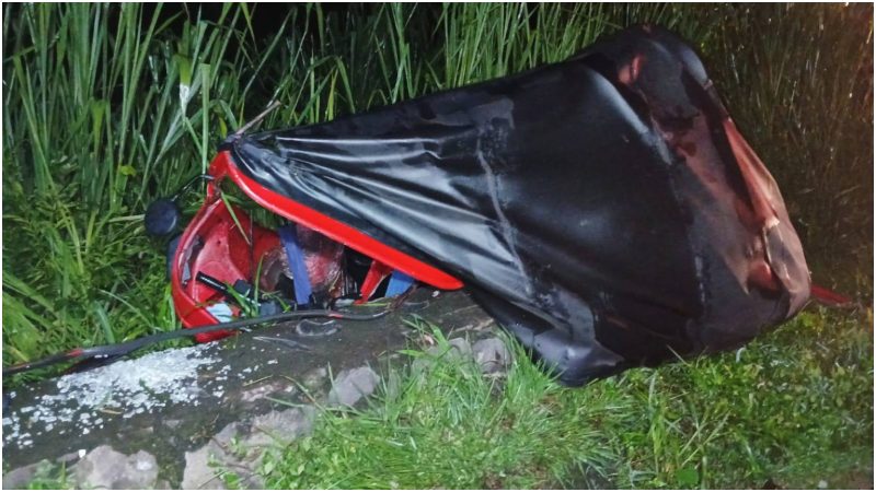 Así quedó la mototaxi tras el accidente. Foto / Cortesía Comandos