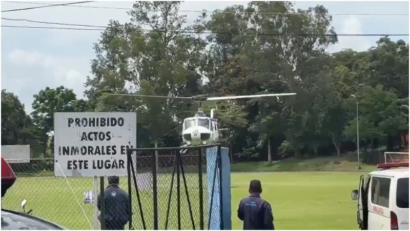 En helicóptero fue trasladada la menor para una atención especializada. Foto / Cortesía