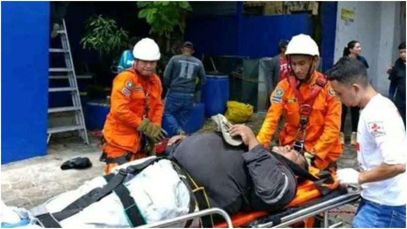 Momento en que la víctima fue atendida por los cuerpos de socorro. Foto / Cortesía