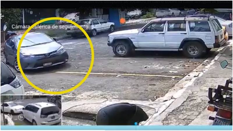 Las cámaras grabaron la secuencia en que se llevaron el auto. Foto / Cortesía 