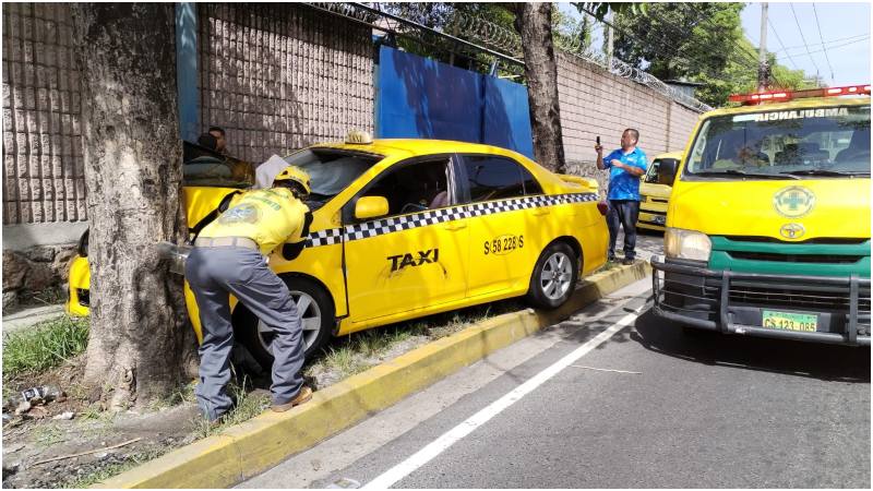 Una persona resultó lesionada en el percance vial. Foto / Cortesía Comandos