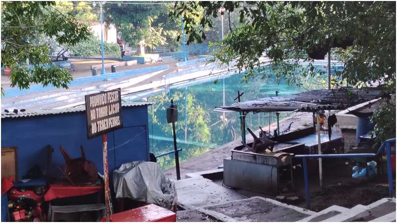 El color turquesa llamó la atención de los residentes. Foto / Cortesía