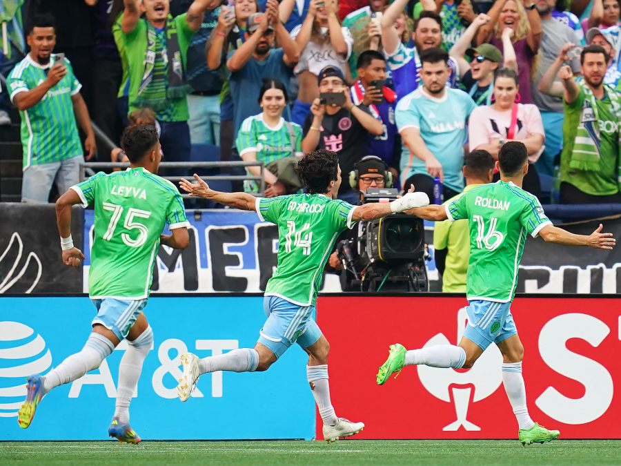 Alex Roldán seattle