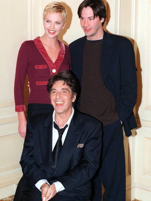 Charlize Theron Keanu Reeves y Al Pacino 1998