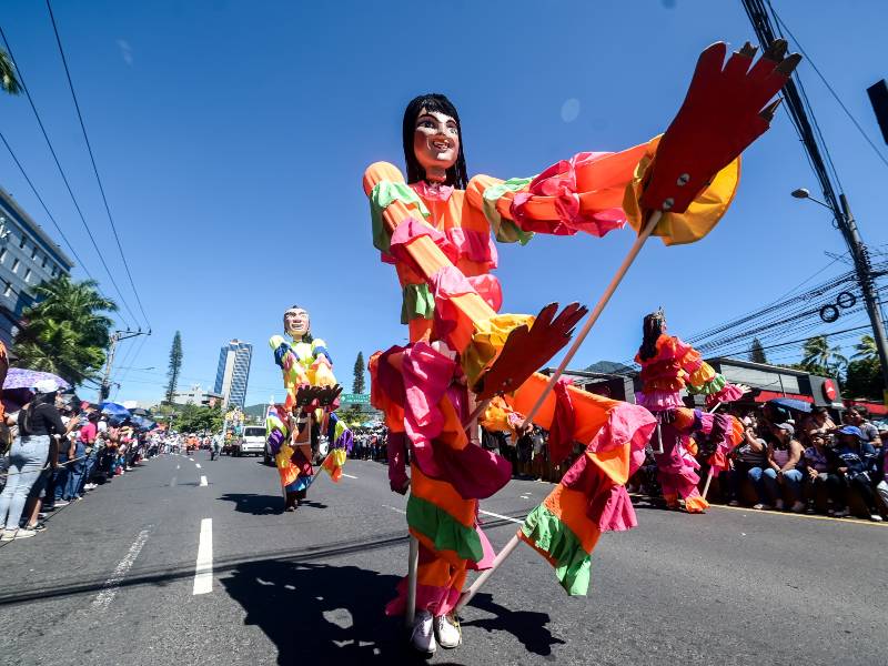 Desfile del Comercio de San Salvador 2025