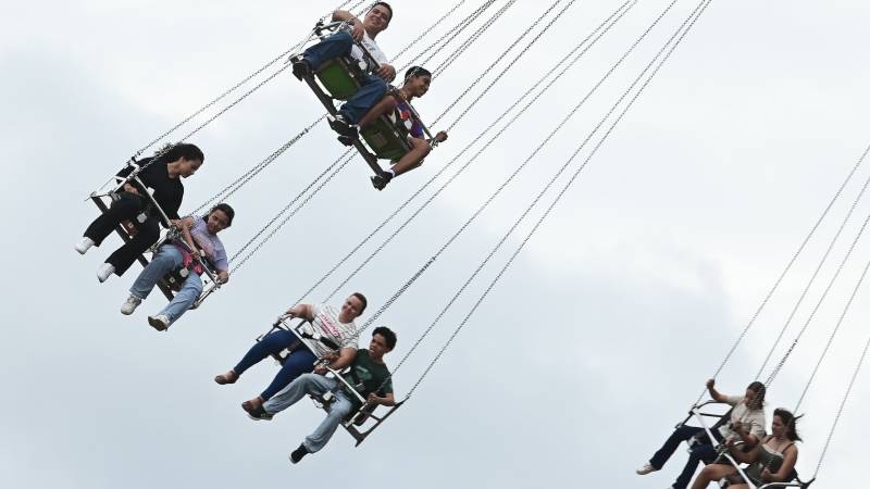 EDC- Campo de la Feria- Fiestas- Ruedas- Familia- Diversión- Lluvia