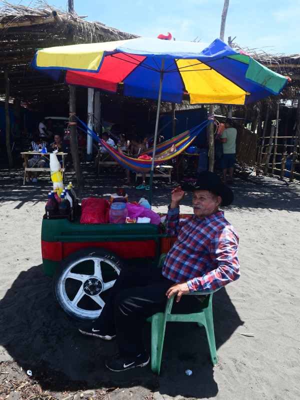 Turismo en la playa El Majahual en el final de las vacaciones Agostinas 2025