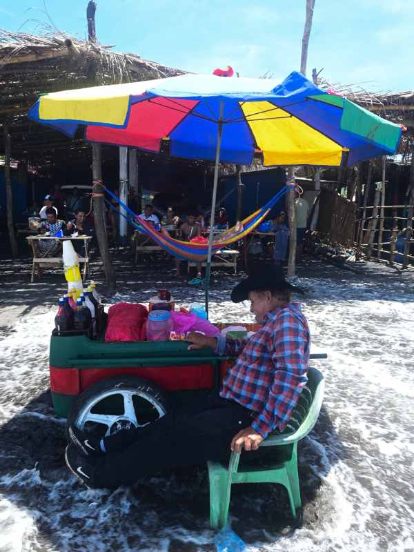 Turismo en la playa El Majahual en el final de las vacaciones Agostinas 2025