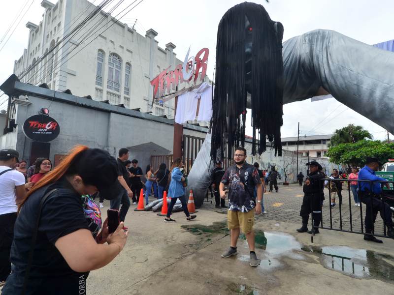 Imágenes de Terror Cifco desarrollado en Fenadesal del 1 al 6 de agosto de 2025. Personajes de miedo, terror