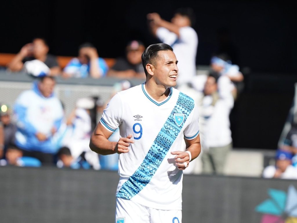Rubio Rubín jugando con Guatemala un partido amistoso contra Nicaragua. Foto / X Federación Guatemalteca de Fútbol