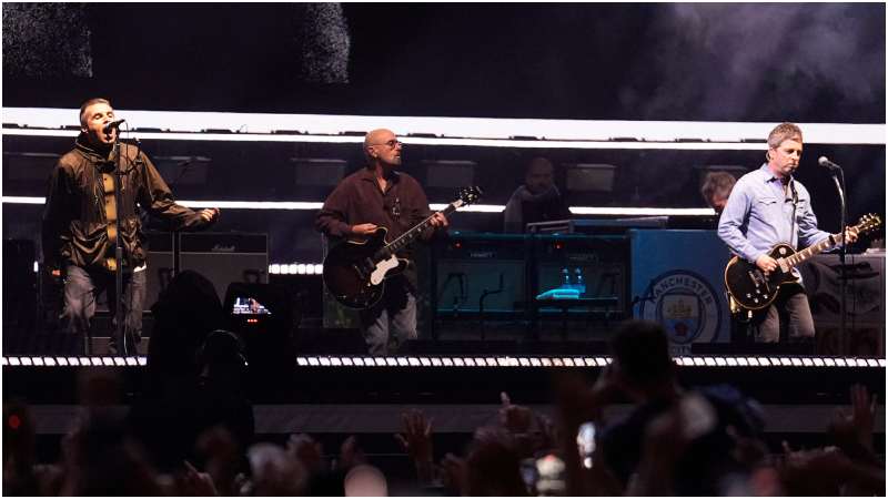 Liam Gallagher - Noel Gallagher- Oasis