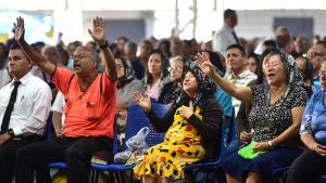 Culto del pastro Mario Vega en la iglesia Elim en El Matazano, Soyapango. Foto EDH / Miguel Lemus