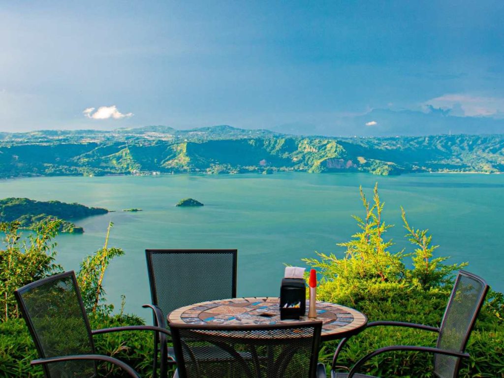 Turismo-ruta-panoramica-Coffee-Lake-Restaurant (1)