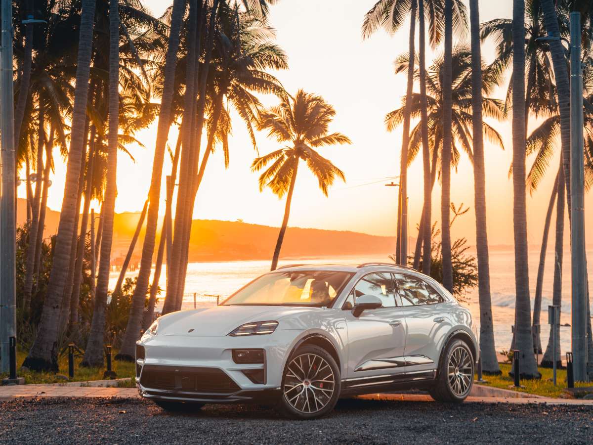 Lanzamiento de carro porshe