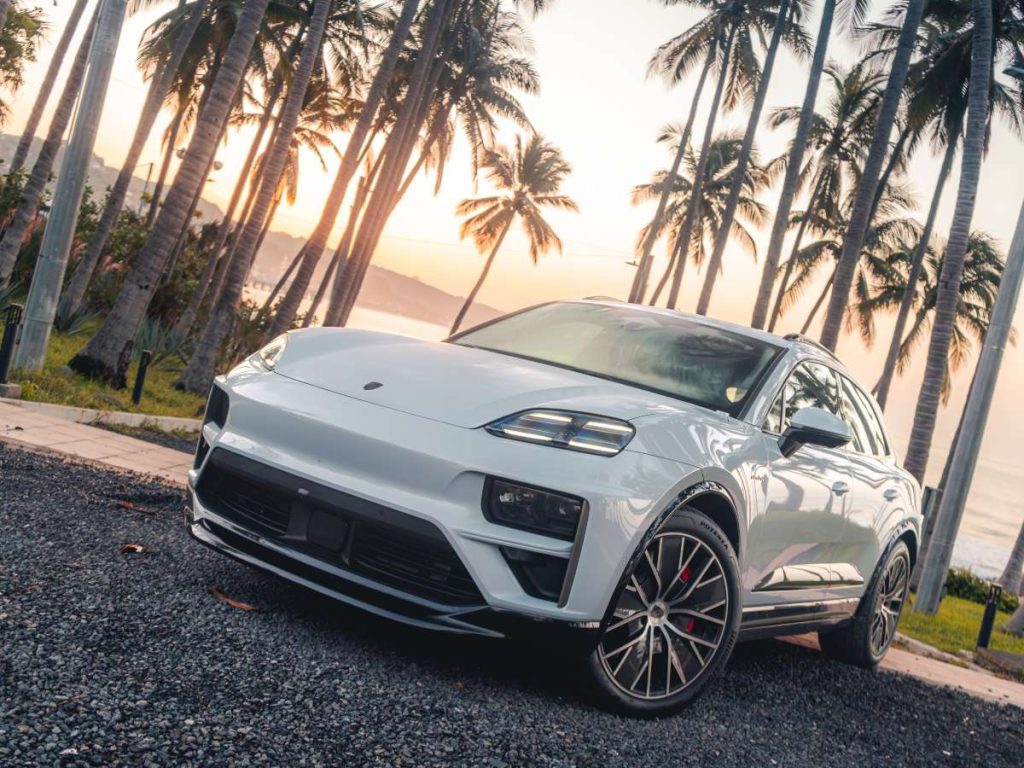 Lanzamiento de carro porshe