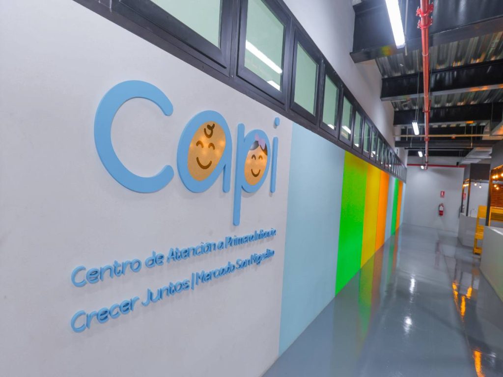 Sala de lactancia y un Centro de Atención a la Primera Infancia (CAPI).