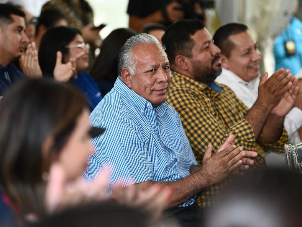 La nueva tienda Santa Tecla generará más de 100 empleos directos