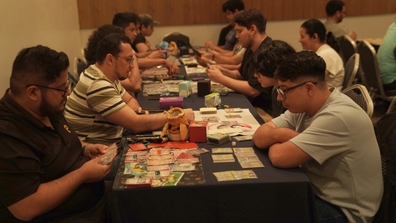 Las batallas con las cartas o el intercambio de estas se mantuvo en toda la jornada.