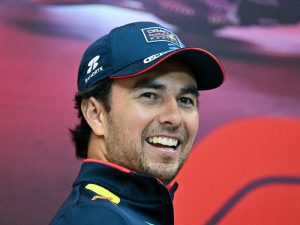 Checo Pérez regresa a la Fórmula 1 con Cadillac