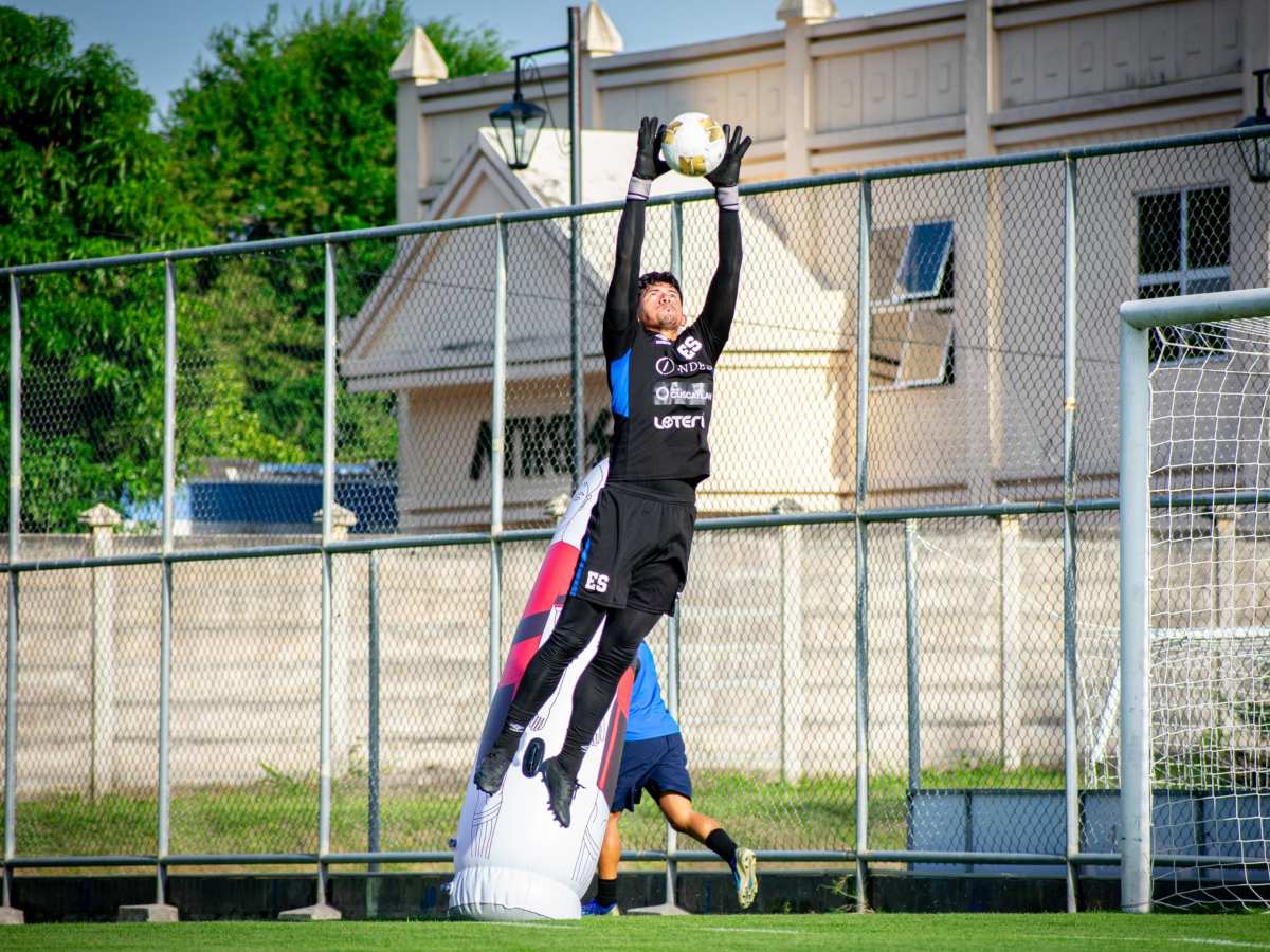 Mario González durante un entreno de la Selecta Mayor. Fotografía cortesía La Selecta