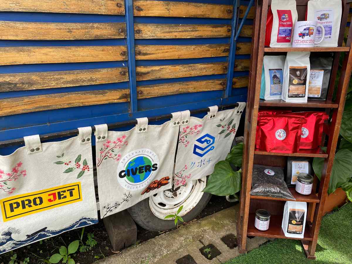 dinero-negocios-cafe-detalle-grano-cherito-08-jpg