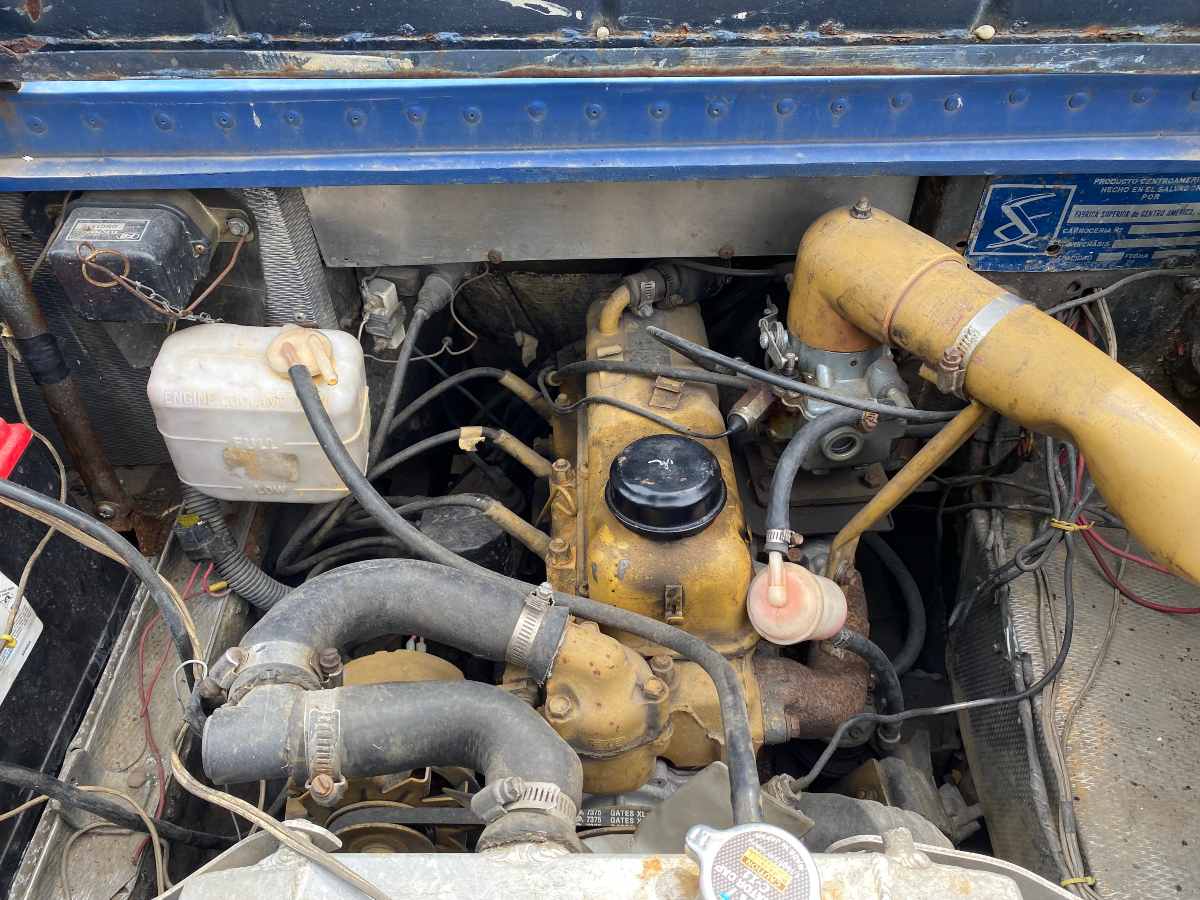 dinero-negocios-carro-cherito-cafe-detalle-motor-20-jpg