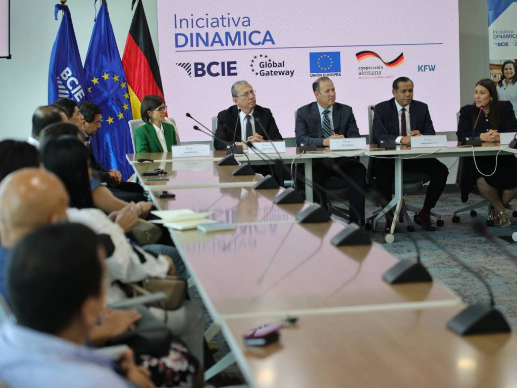 dinero-negocios-bcie-convenio-dinamica