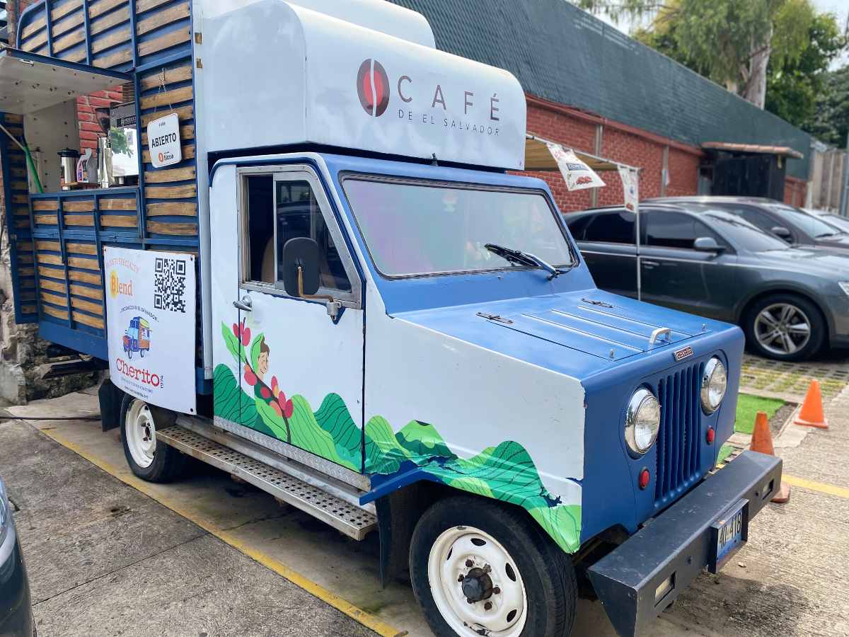 dinero-negocios-perfil-cherito-cafe-carro-09-jpg