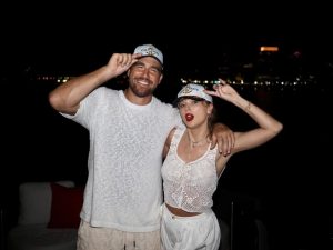 Taylor Swift dijo “sí” a Travis Kelce,  ¡se casan!