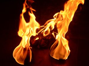 entretenimiento-bolas-de-fuego-nejapa-2025