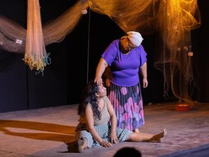 La Cachada Teatro presenta “Colando agua”, en honor a las mujeres pescadoras