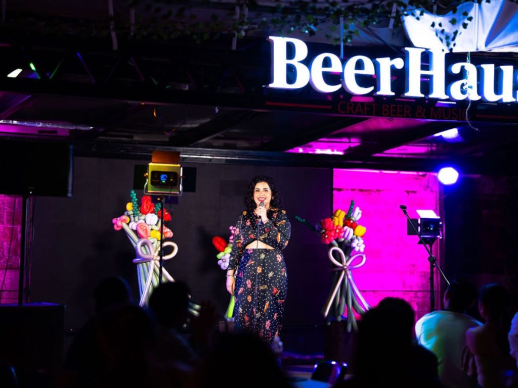 Gaby-rivera-comediante-salvadoreña