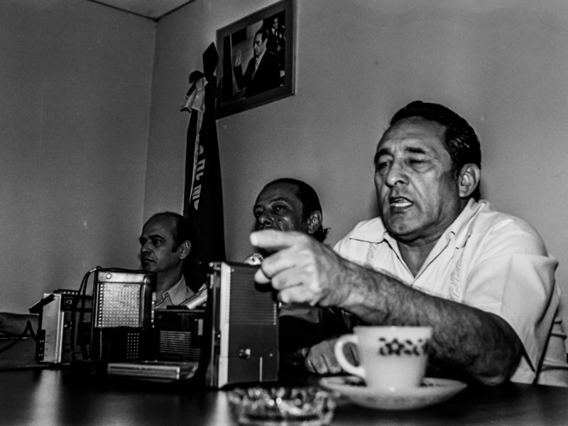 entretenimiento-mupi-negro-y-blanco-05