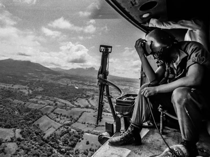 entretenimiento-mupi-negro-y-blanco-08