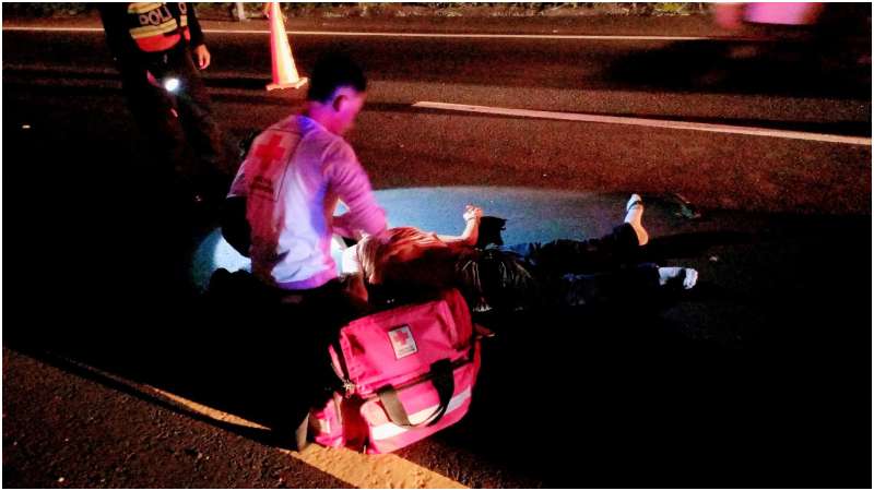 La víctima había quedado inconsciente tras el impacto. Foto / Cruz Roja