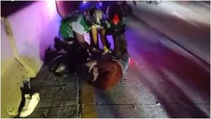 Un motociclista resultó lesionado en la curva de El Papaturro. Foto / Cortesía Cruz Verde