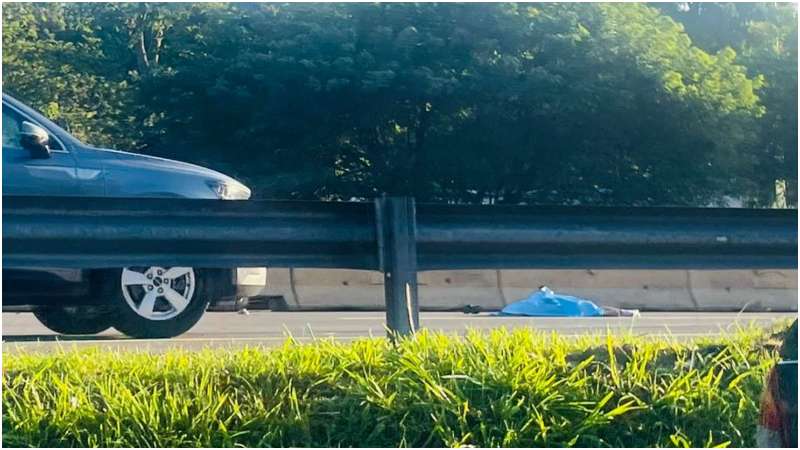 El cuerpo salió catapultado hasta el otro carril donde fue arrollado. Foto / Cortesía 