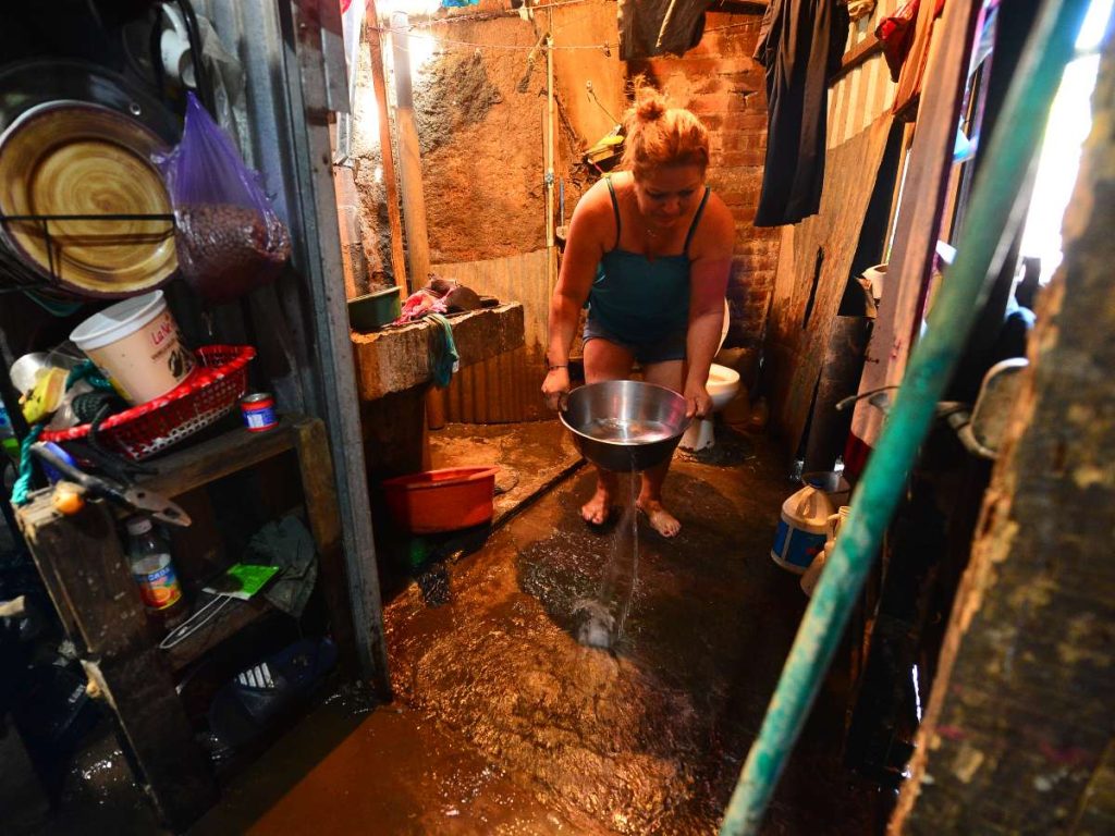 Colapso de muro en comunidad tutunichapa