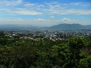 vista de San Salvador desde el ecoparque El Espino