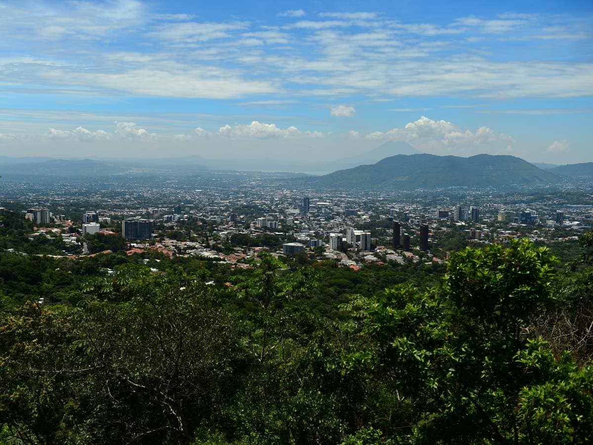 vista de San Salvador desde el ecoparque El Espino